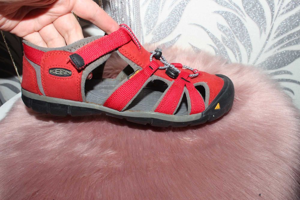 Keen босоніжки 24.5 см устілка