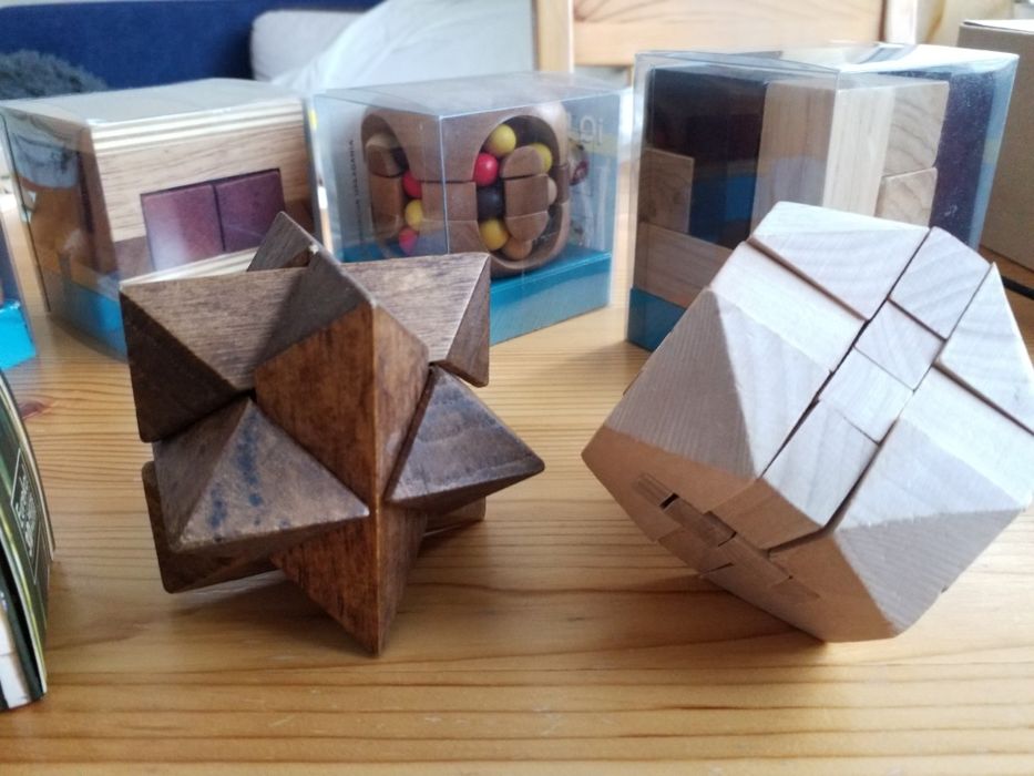 Układanki logiczne z drewna, gry drewniane IQ Puzzle
IQ Puzzle