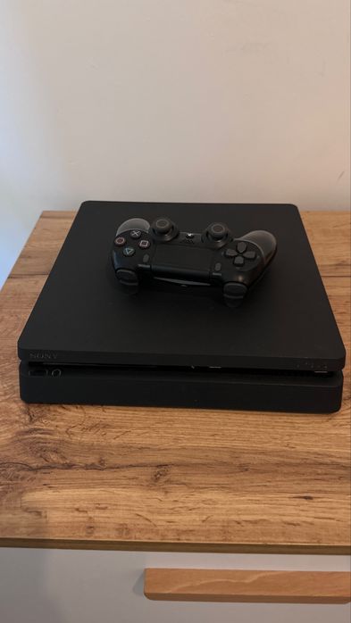 Ps4 slim z padem