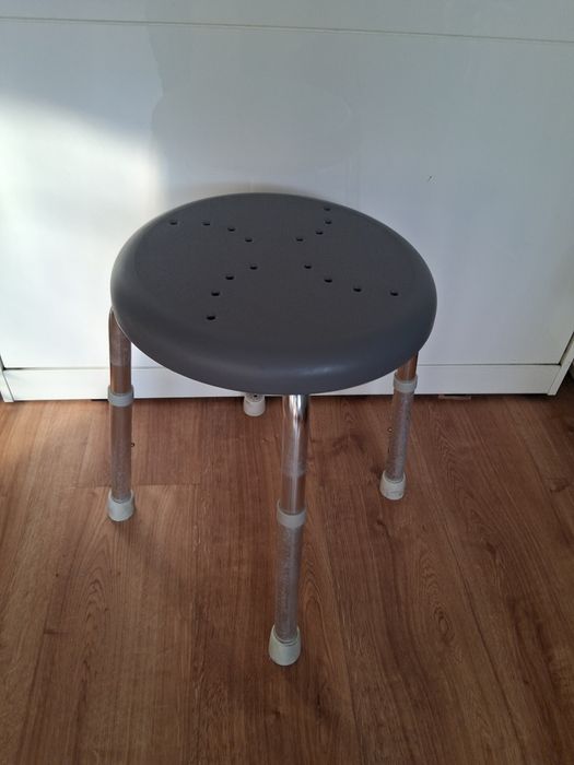 Taboret pod prysznic