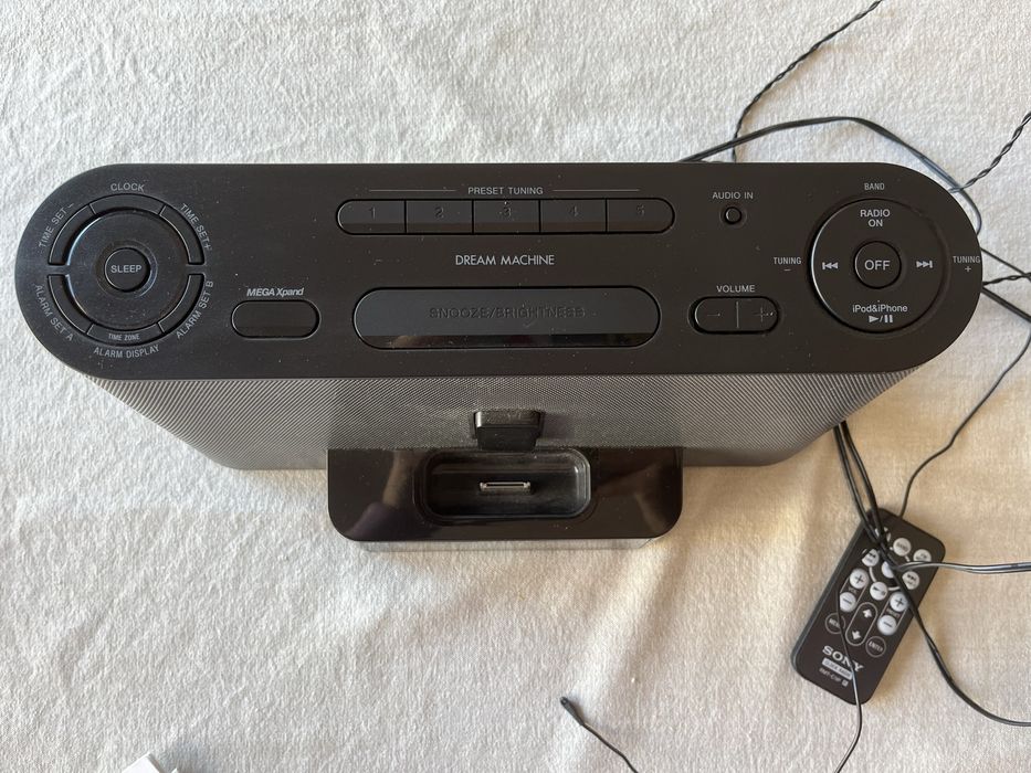 SONY FM/AM clock Radio ICF-C1 iPMK2