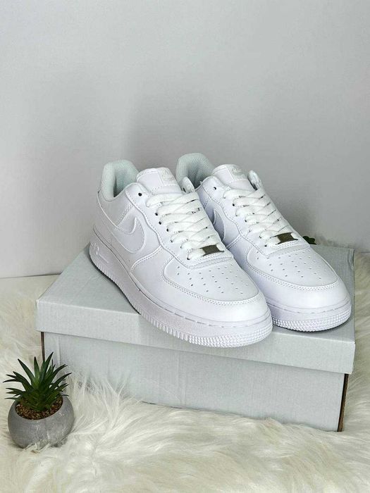 Нові оригінальні кросівки nike air force 1 чоловічі найк форси білі