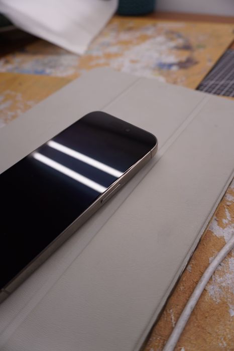 iPhone 15 pro 128GB Natural