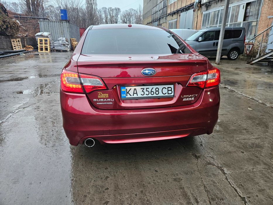 Subaru Legacy 2.5 бензин, АКПП полный привод.
