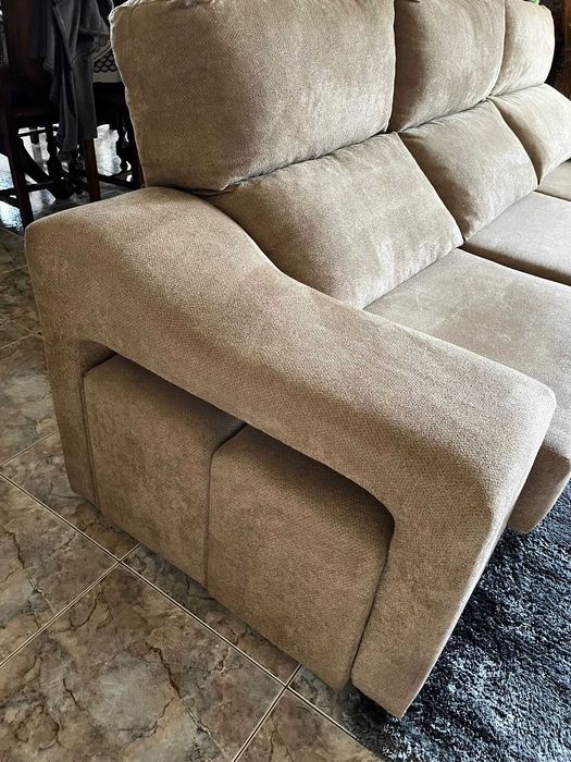 Sofá com chaise longue