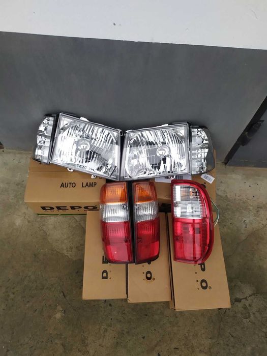 Фара,ліхтар фонарь фари FORD RANGER 11,02-11,06 форд рейнджер