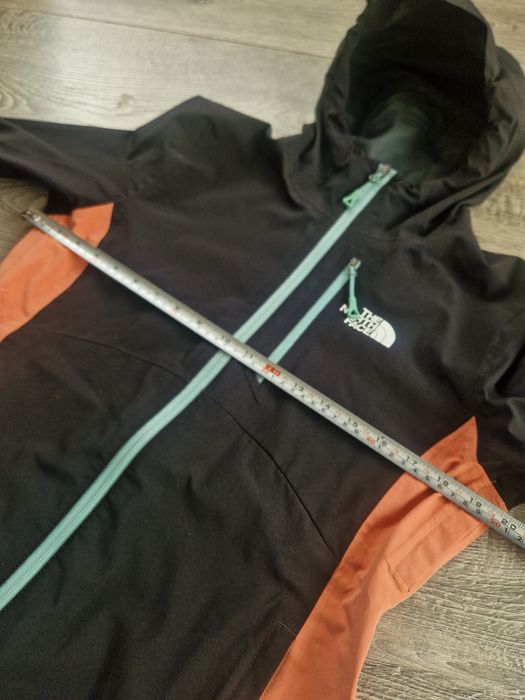 Жіноча куртка The North Face на мембрані DryVent S