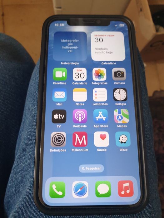 Vendo iphone xs  em muito bom estado