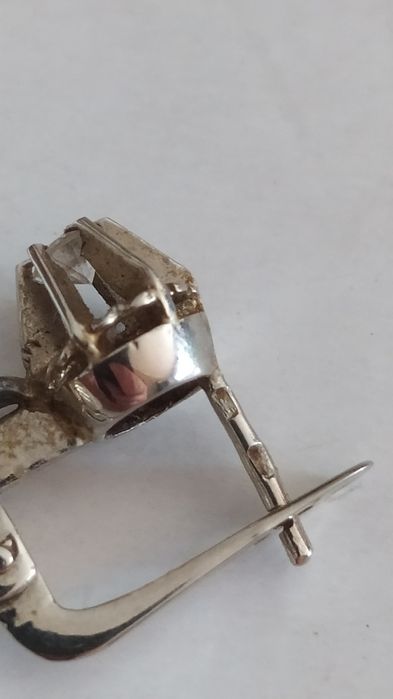 Brincos de ouro branco