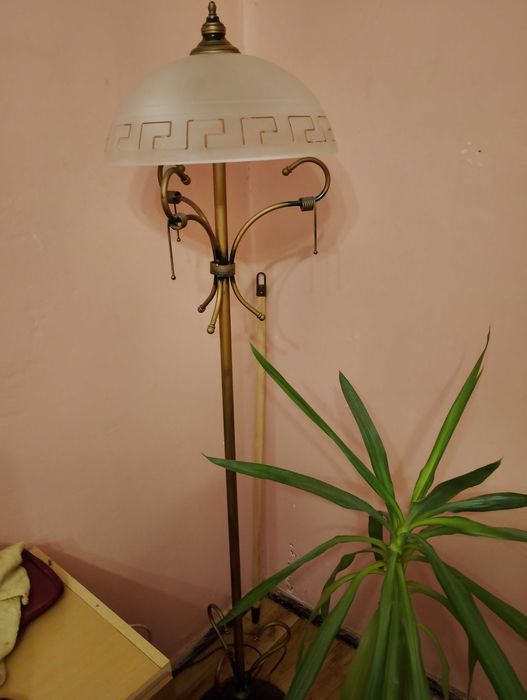 Lampa podłogowa, stojąca, jak nowa, elegancka, bardzo ładna.