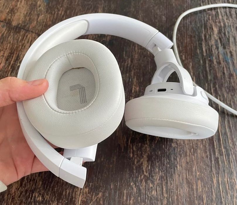 Słuchawki JBL TUNE 770 nc / białe,