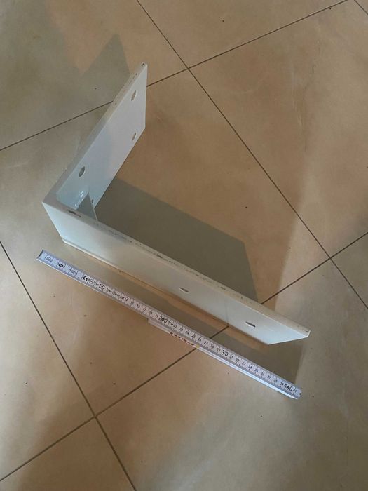 Uchwyty stalowe do montażu słupów drewnianych altany ogrodowej