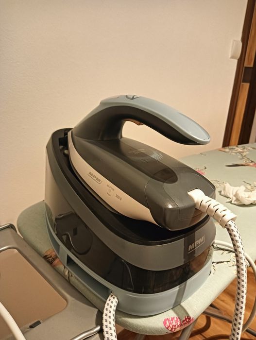 Żelazko ze stacją parową MPM