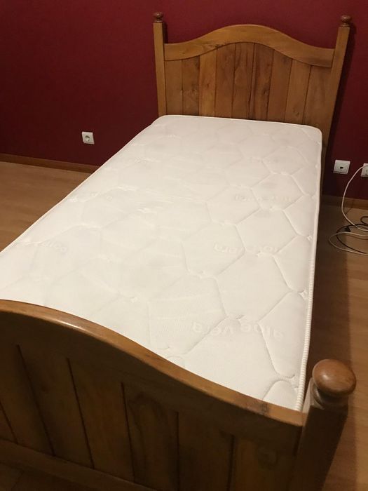 2x Cama Solteiro, Mesa Cabeceira e Cómoda