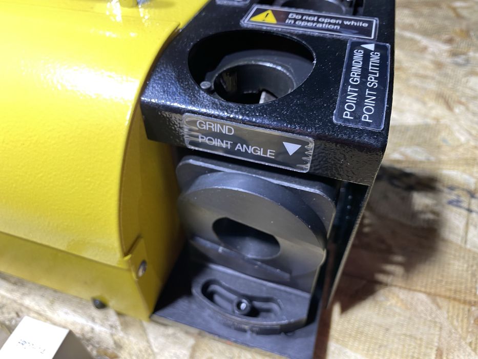 СТАНОК ДЛЯ ЗАТОЧКИ СВЕРЛ MR 13D (2-15ММ) Заточний верстат