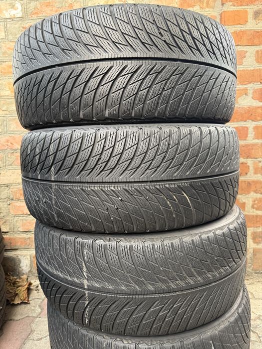 Резина Зима б/у Michelin 225/40R18