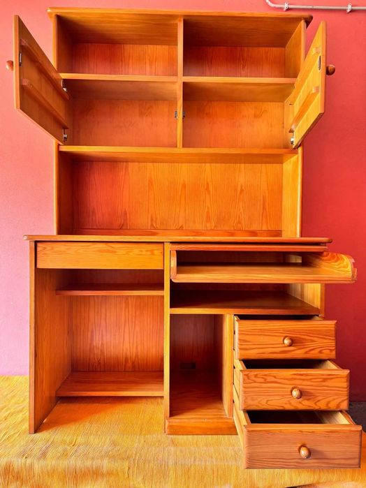 Secretária + Estante + 3 Prateleiras - M. Maciça - Negociável