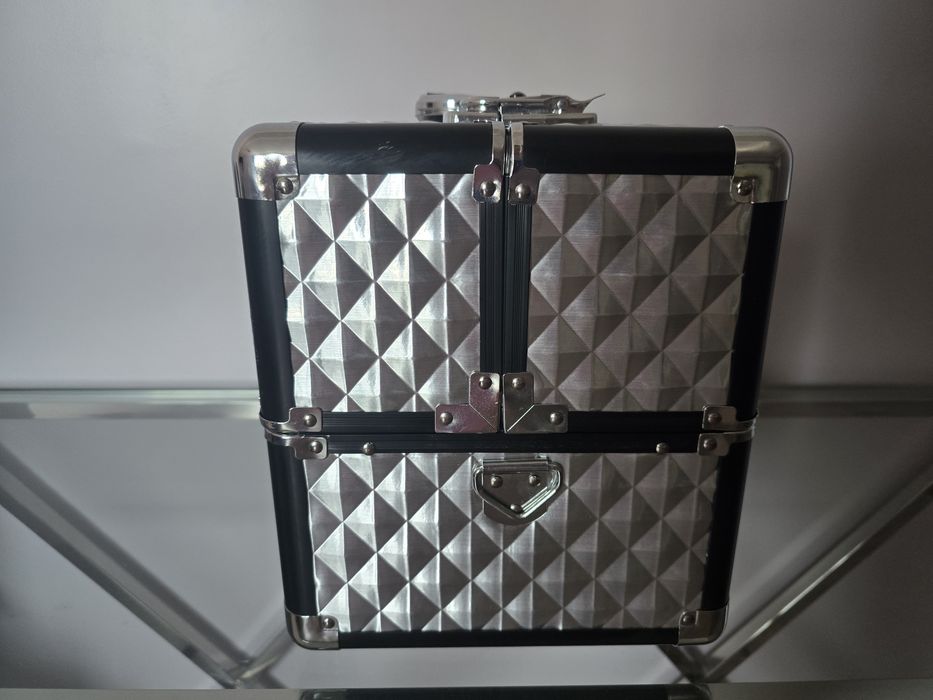 Б'юті кейс саквояж для косметики (вживаний)