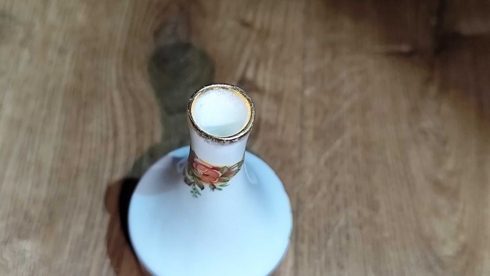 Wazonik, butelki Royal Albert ceramiczne złocenia