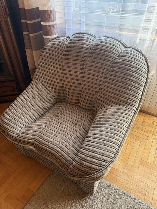 Narożnik wypoczynek kanapa z fotelem i pufami