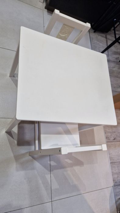 Stolik IKEA KRITTER drewniany dziecięcy i dwa krzesełka