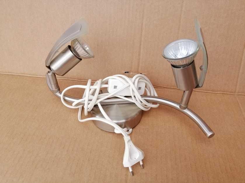 Lampa reflektor na dwie żarówki. Regulacja konta nachylenia.