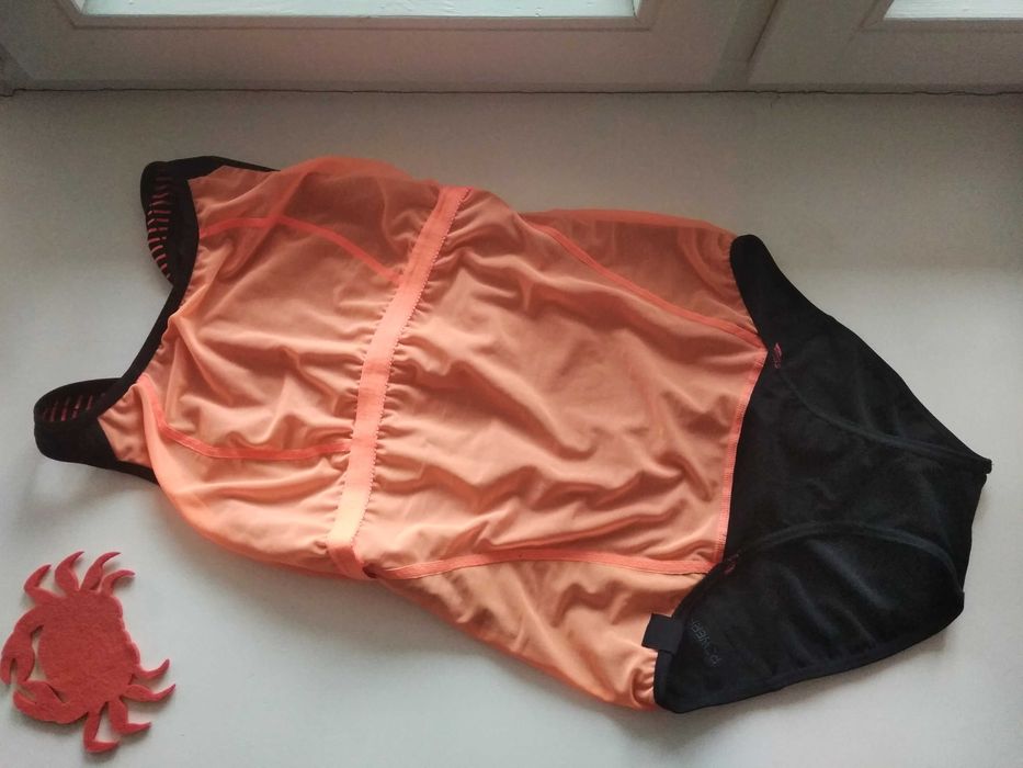 38-40р. сплошной купальник с утяжкой Speedo fit pro