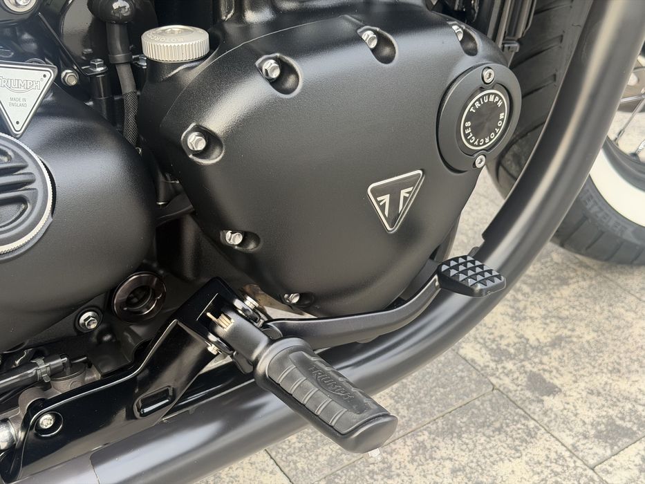triumph bonneville bobber 1200