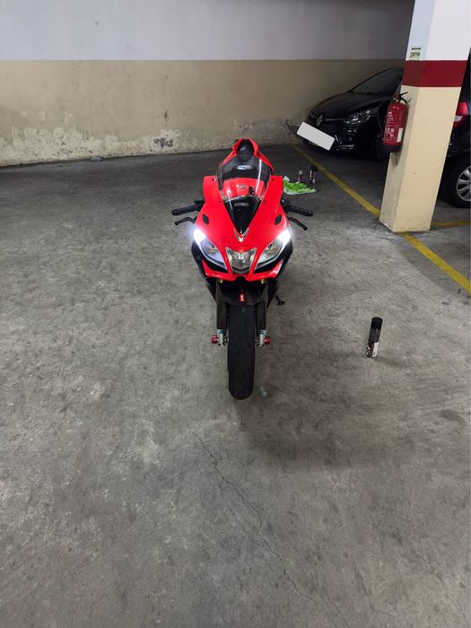 Aprilia RSV4 Factory