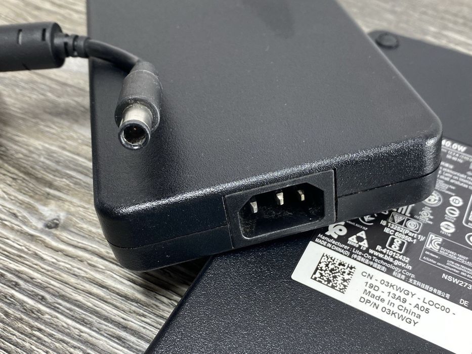 Блок живлення Dell 7.4*5.0мм 240W 19.5V 12.3A Оригінал
