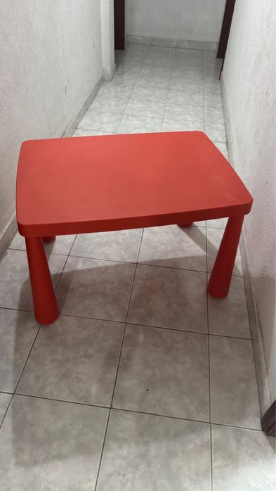 Mesa e cadeira criança