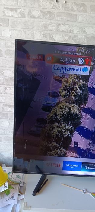 SmartSmart Tv Samsung 65" com retroiluminação e painel avariados