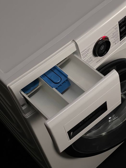 22 рік Пральна машина  Bosch 8 Series WAX32MM0FG/01 9 kg. A+++