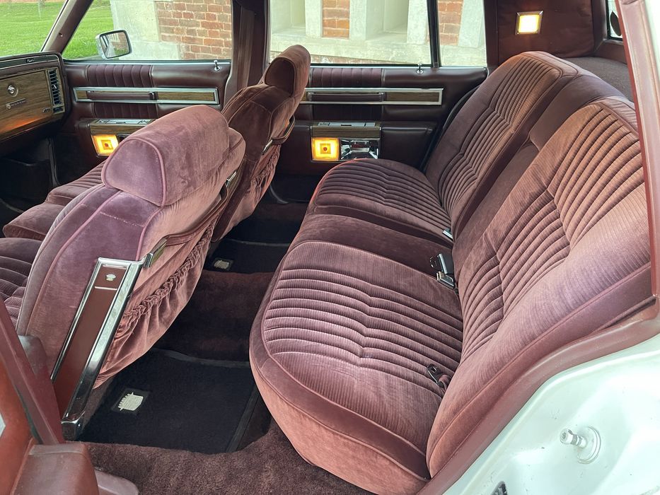 Cadillac Sedan DEVILLE 1982 V8 7.0