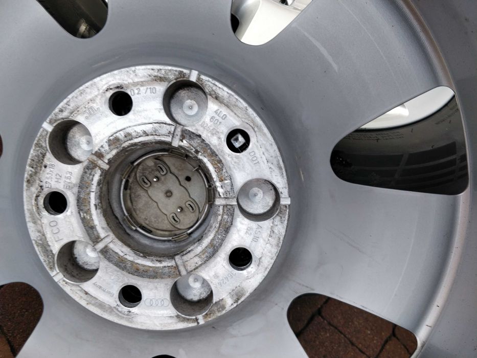 2928. Alufelgi 18" Audi Q7 4L0 Touareg 5x130 7.5J ET53 oryginał proste