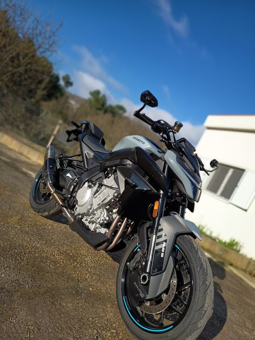 CFMOTO 675nk 90cv escape Akrapovic