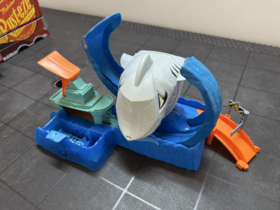 Hot Wheels Pista Salto do Tubarão