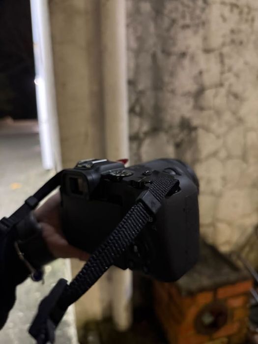 Kit Máquina Fotográfica CANON EOS RP + RF 24 - 105 f/4-7.1 IS STM