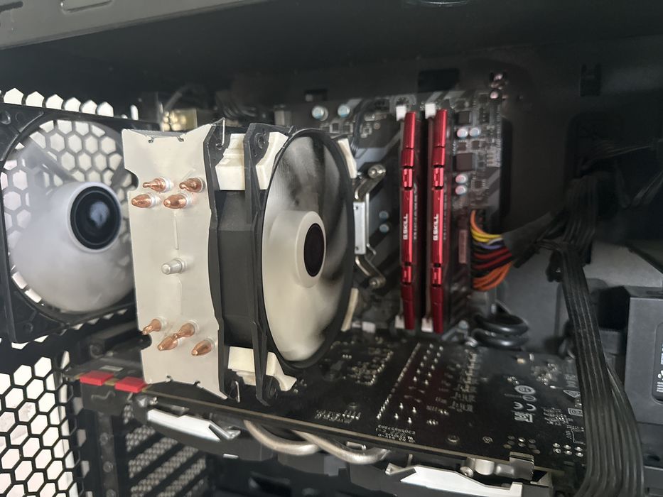 Computador e 2 monitores novos!478097344184330243