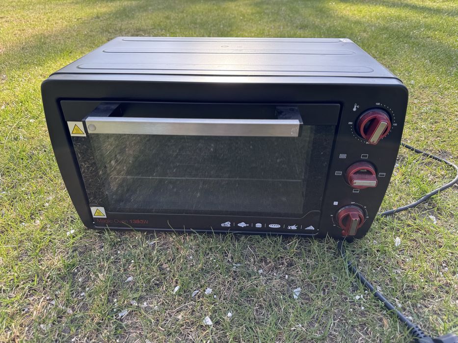 Magic Oven 1380W piekarnik.