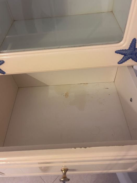 Móvel de apoio a WC