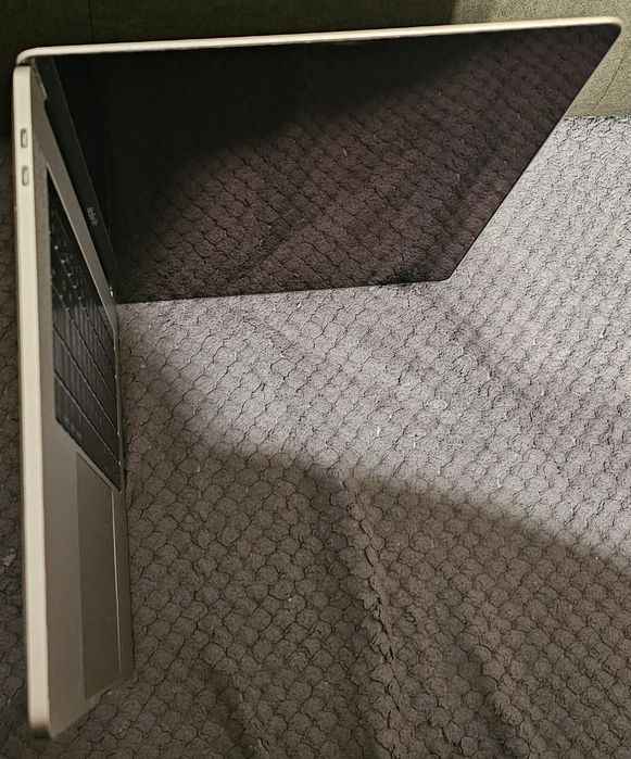 Apple MacBook pro a1990 i9 16 512