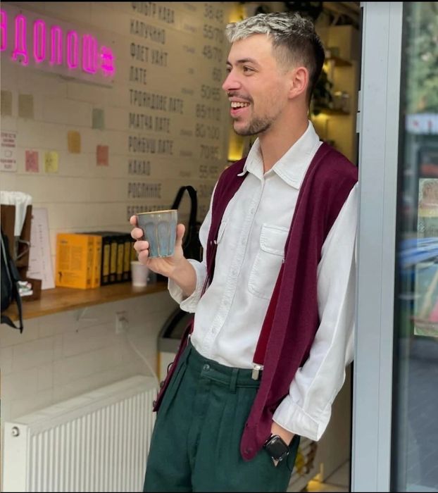 Терміново! КАВ'ЯРНЯ - 4 роки, фасадний вхід