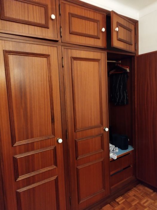 Guarda Roupa impecável incutir