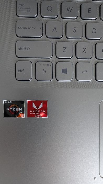 Laptop ASUS VivoBook X512D | Ryzen 5 | 8GB RAM | 256GB SSD | Radeon Vega 8 | Win10