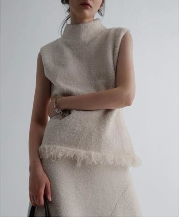 Теплий жилет з букле zara в'язаний текстурований топ з бахромою