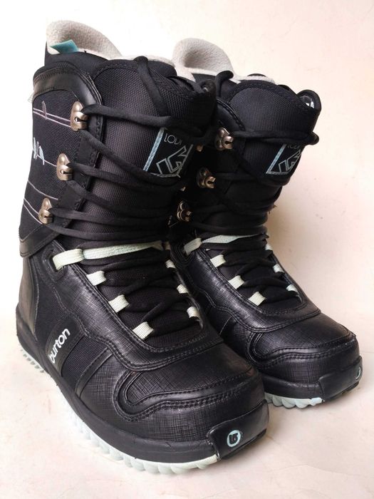 burton lodi snowboard boots Women's USED Size 8 Black ensuring a versatile ride on the slopes Boot Burton Mint 217 Evo