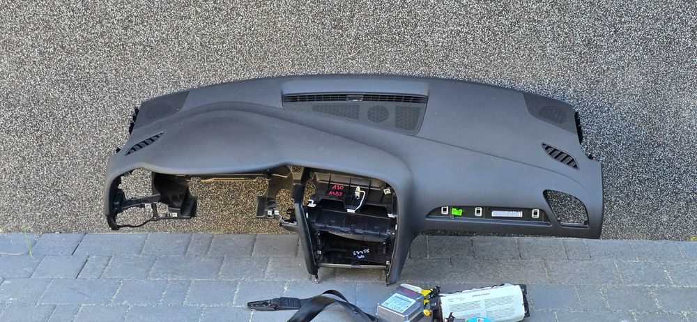 Deska rozdzielcza kokpit pasy airbag Audi A4 B8 07-15 EUROPA