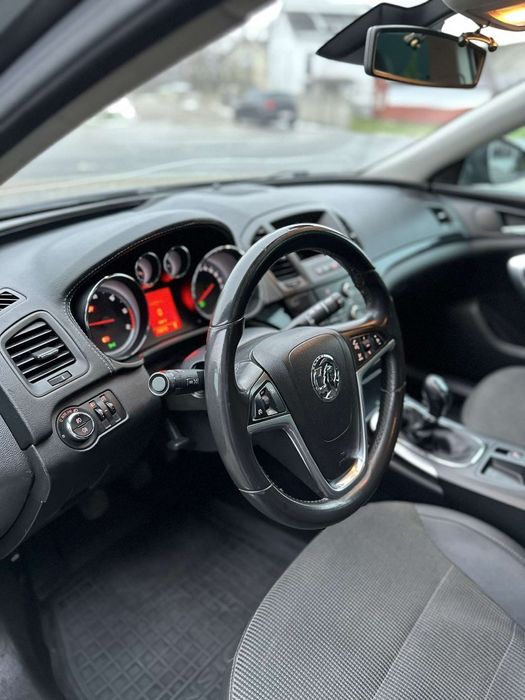 Продам Опель Инсигня