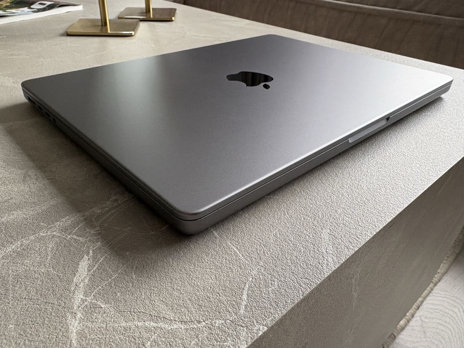 Apple MacBook Pro 14” M3 8GB / 512GB (A2918) – stan idealny, zakup iSpot